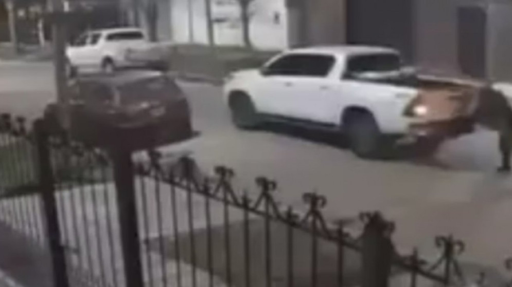 Insólito robo en Merlo: ladrones se robaron una camioneta empujándola por la calle