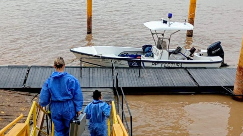 Misterio en Rosario: hallaron el cuerpo de un hombre flotando en el río Paraná