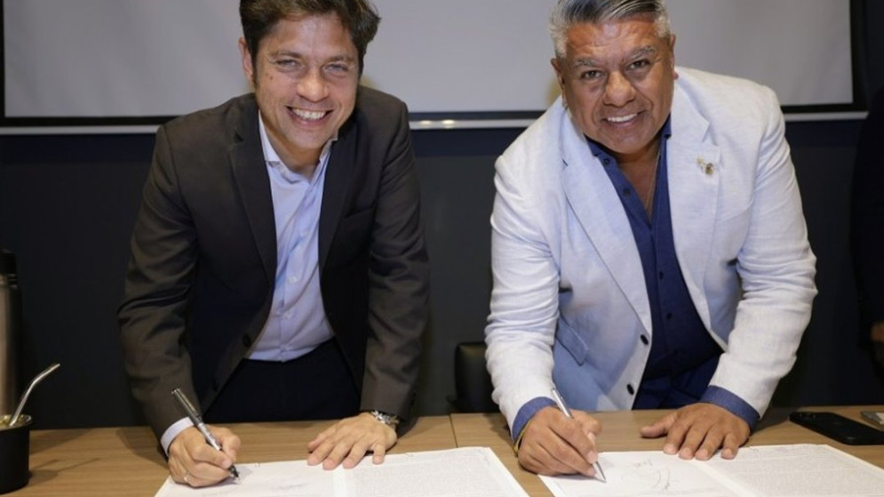 “Chiqui” Tapia celebra el triunfo de Kicillof en las elecciones legislativas