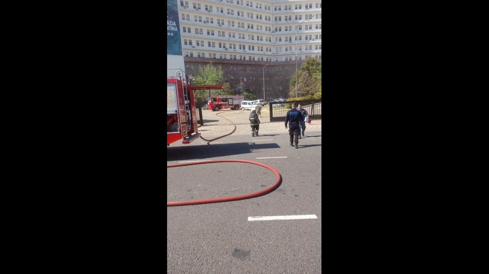 Incendio controlado en el Edificio Libertad de la Armada