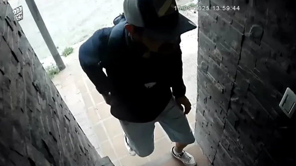 Insólito: buscan intensamente al “defecador serial”, el terror de los vecinos en Córdoba