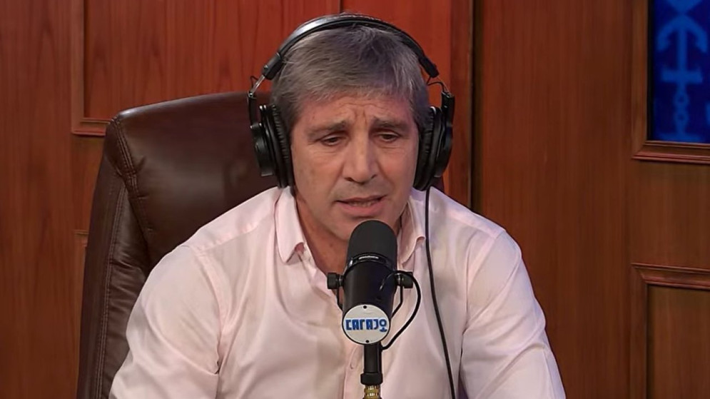 Caputo: “Vamos a vender hasta el último dólar en el techo de la banda”