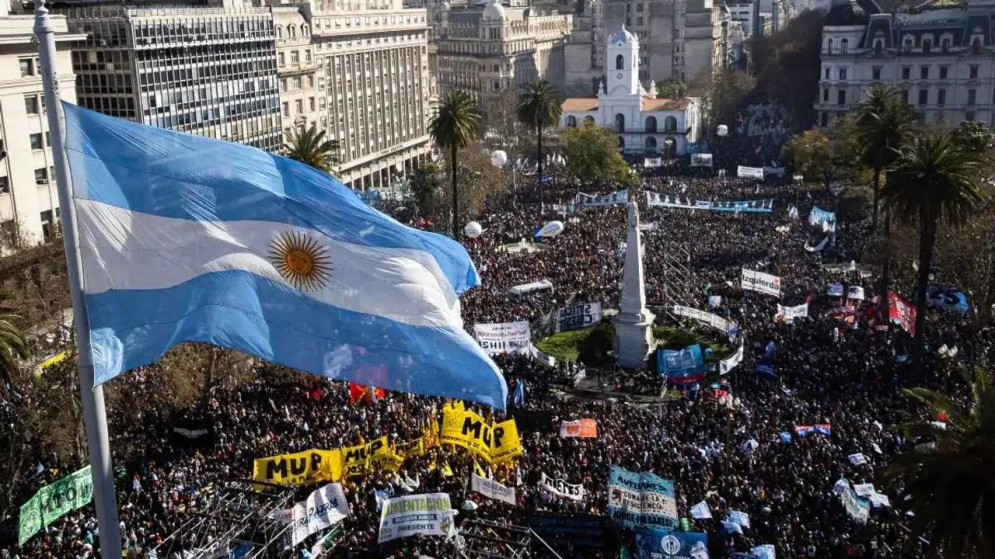 Entre la Incertidumbre y el Poder: El Costo de la Confrontación