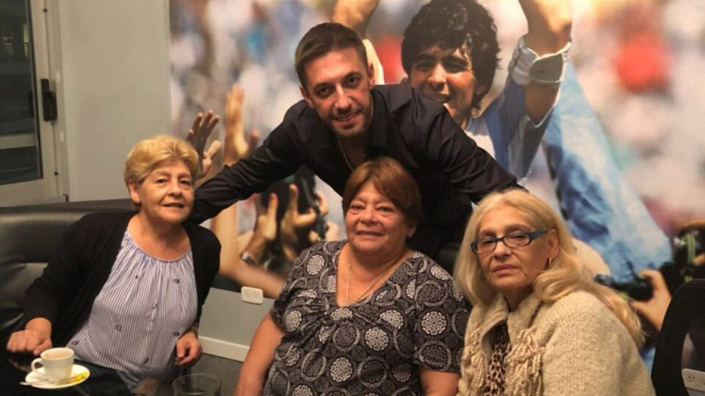 Procesan a Morla y hermanas de Diego Maradona por fraude con sus marcas