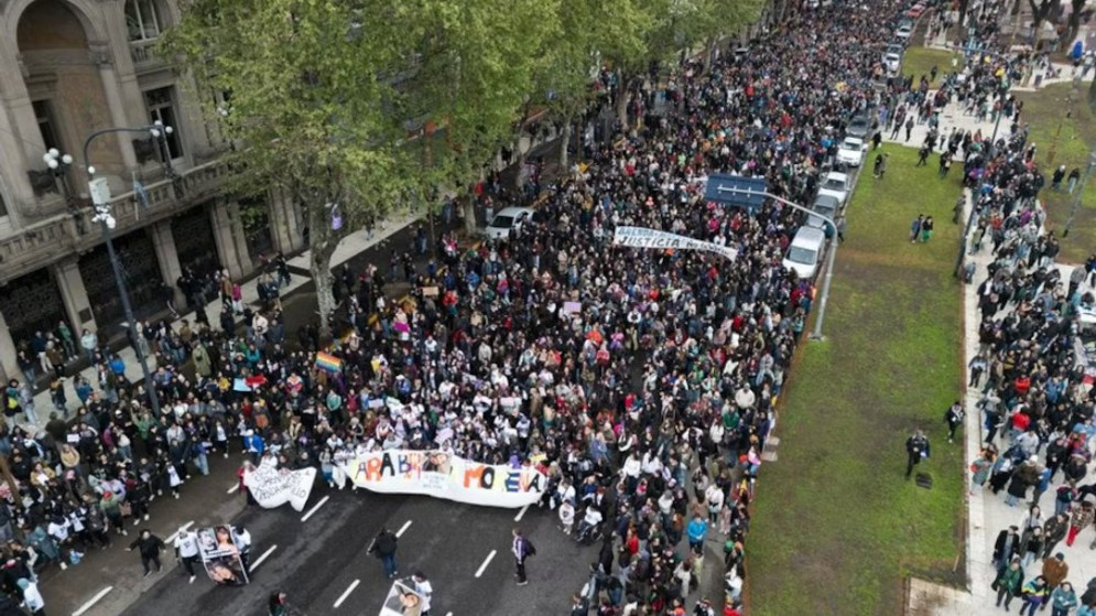 Triple femicidio de Florencio Varela: marcha y pedido de justicia en el Congreso