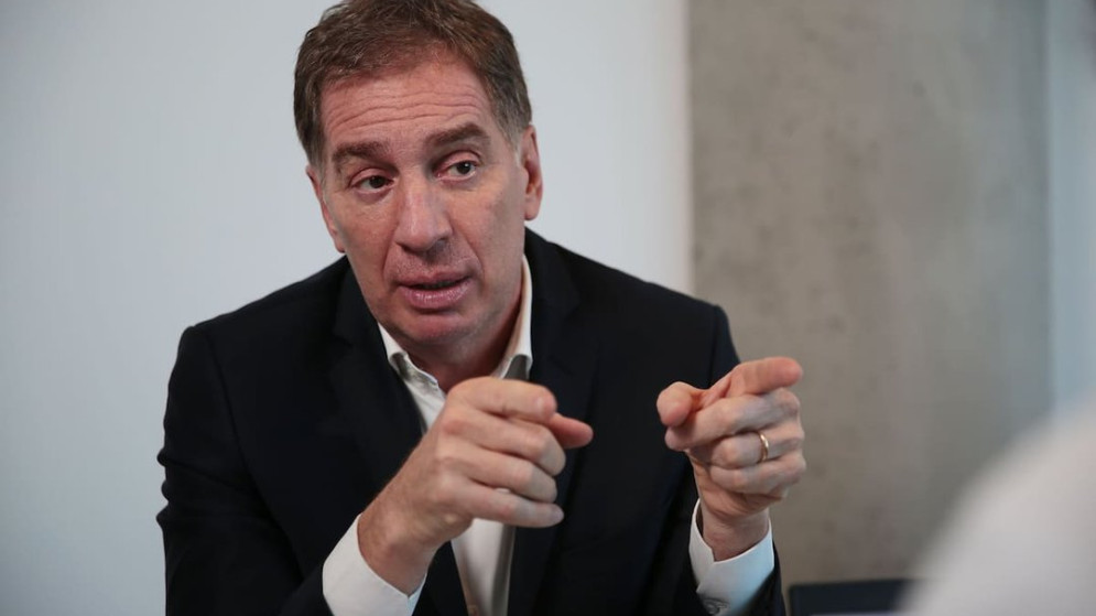 La Justicia ordenó reimprimir los afiches informativos con la lista de LLA actualizada con Diego Santilli