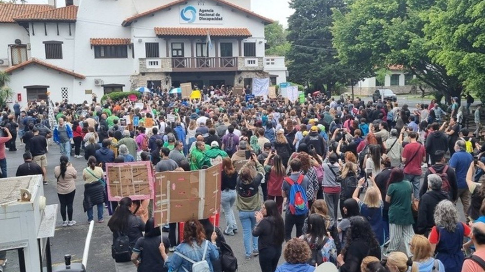 Irrupción en ANDIS: Familiares y prestadores toman la sede por la Ley de Emergencia vetada