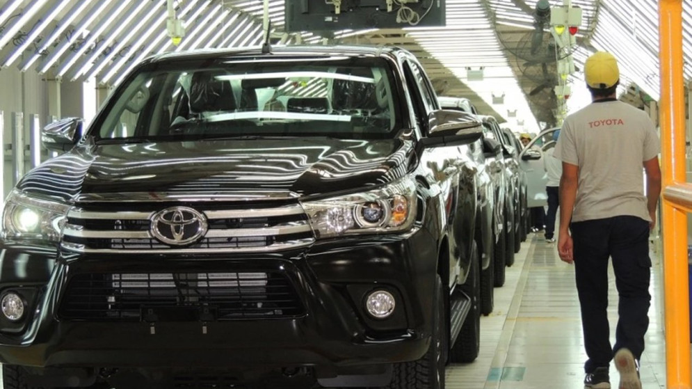 Comprar un auto nuevo en Argentina: cuántos sueldos se necesitan y cuál es el modelo más barato del mercado