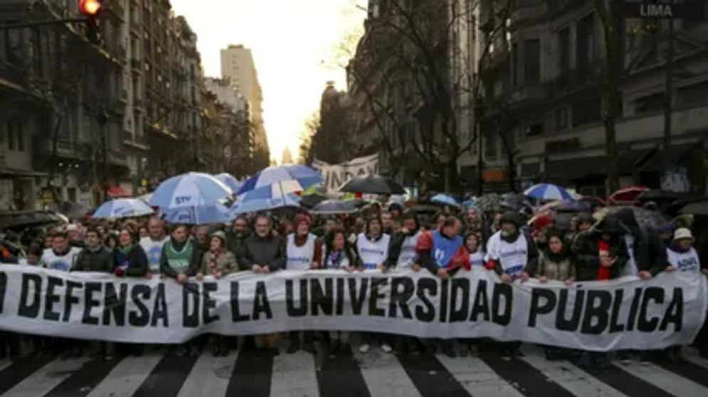 Universidades de todo el país paran en reclamo a la implementación de la Ley de Financiamiento