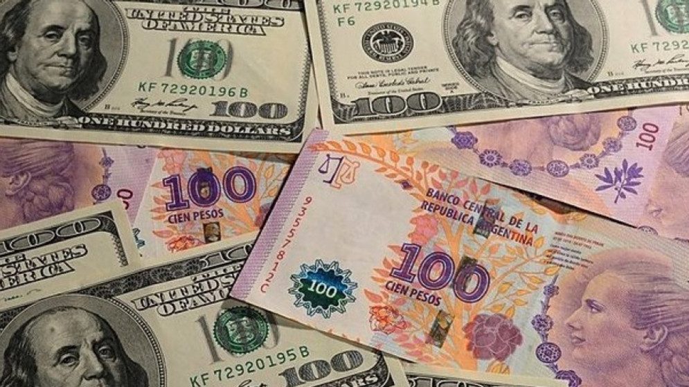 A cinco dias de las elecciones, el dólar volvió a superar los $1500 