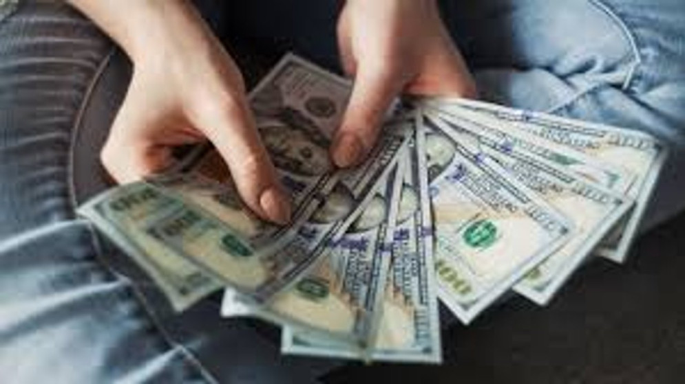 Crecen los depósitos en dólares: treparon USD 2900 millones en un mes 