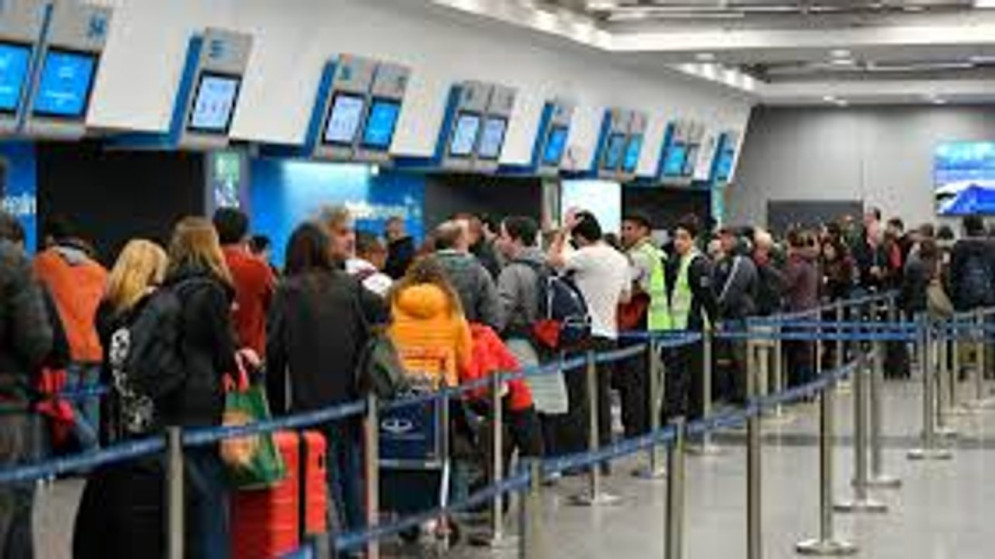 Demoras y cancelaciones por asamblea de pilotos en Aeroparque