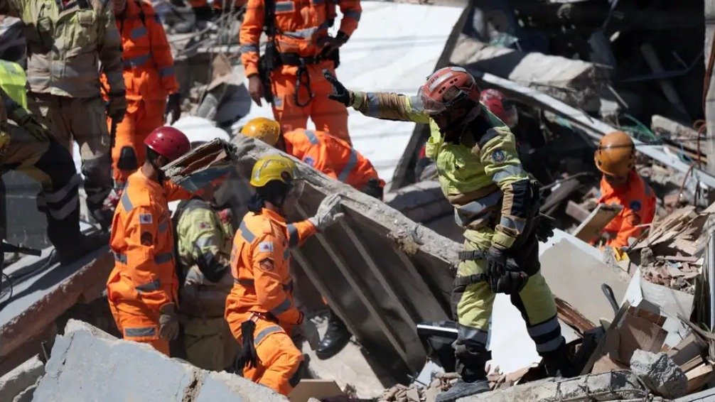 Derrumbe en un hogar de ancianos deja al menos ocho muertos en Belo Horizonte