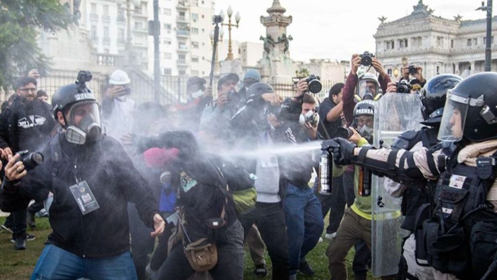 Nuevo golpe judicial al protocolo antipiquetes: lo declaran incompatible con el Estado de derecho