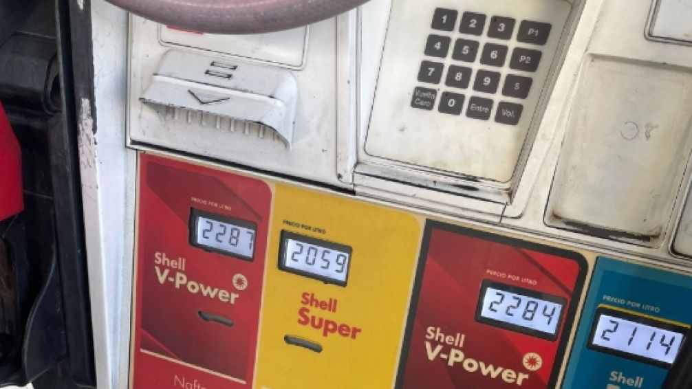 La nafta ya superó los $2.000 y empuja a la inflación por encima del 3% mensual