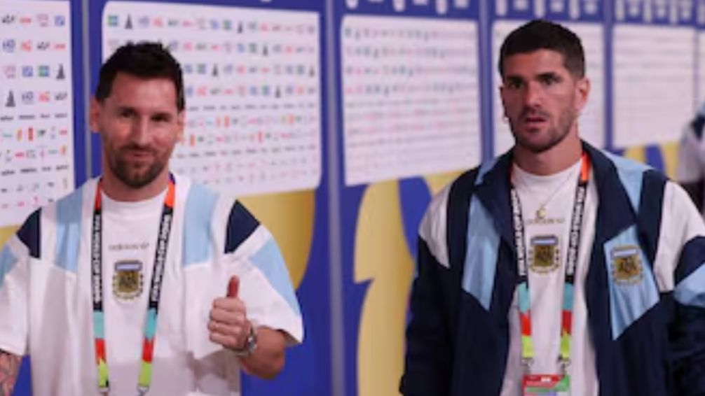 Argentina, local en Kansas: la Selección llegó al estadio mientras los hinchas pintan la tribuna de celeste y blanco