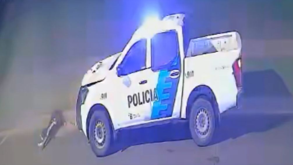 Don Orione: un móvil policial atropelló a un peatón y está grave