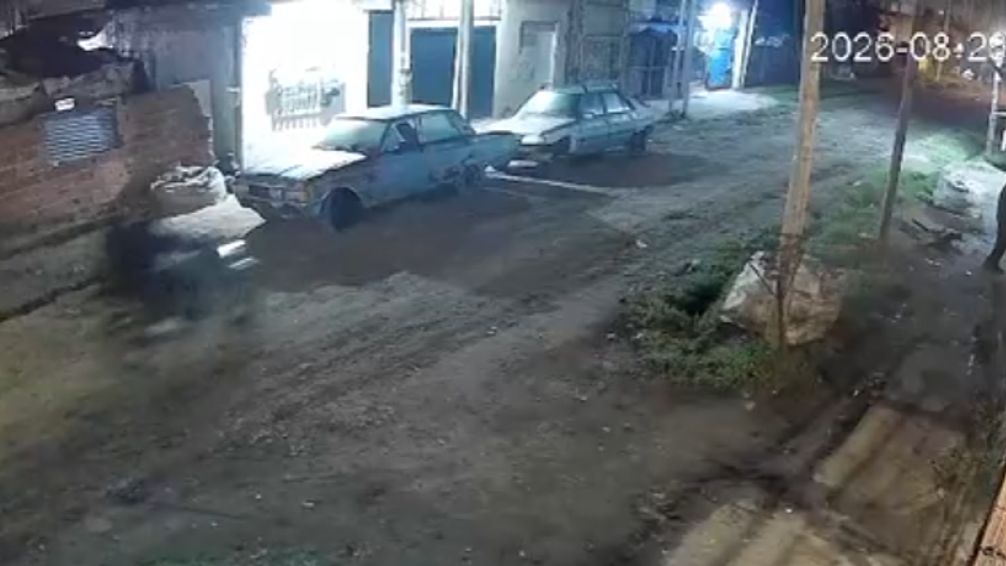 González Catán: asesinaron a un hombre frente a un punto de venta de drogas y quedó filmado