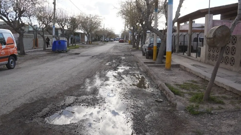 Un año de desbordes pone contra las cuerdas a OSSE y al municipio de Rawson
