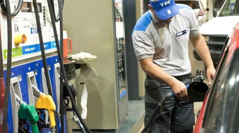 YPF aumentó un 12,5% el precio de sus combustibles 