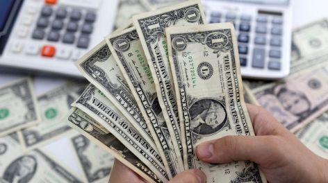 El dólar paralelo cotiza a $735 en su segunda jornada a la baja 