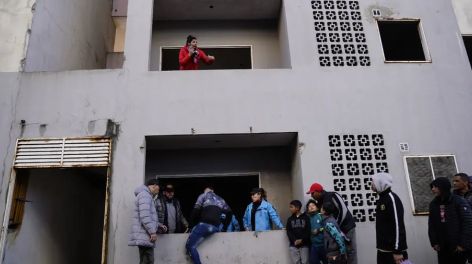 Villa Lugano: la policía desalojó una toma de edificios y hay tensión con los vecinos