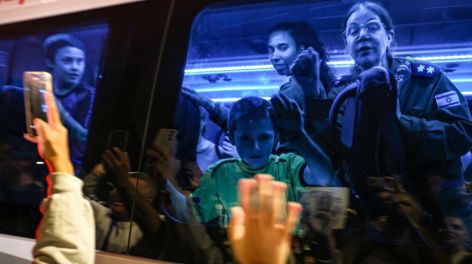 Hamas liberó 11 rehenes, entre ellos seis argentinos, e Israel soltó 33 prisioneros
