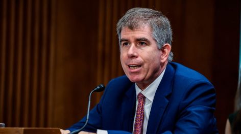 El Gobierno recibe a un enviado de Estados Unidos para restaurar la relación con el FMI