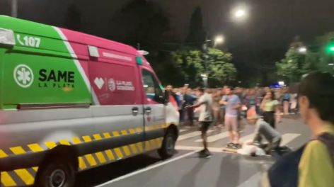 La Plata: murió un jubilado mientras se movilizaba en contra del DNU de Milei 