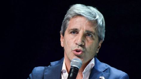 Caputo volvió a rechazar la posibilidad de una devaluación