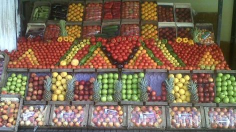 Los consumidores pagan tres veces más de lo que cobran los productores de alimentos