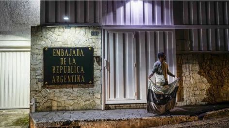 En medio de tensiones con Milei, Maduro desautorizó a Brasil en la custodia de la Embajada en Caracas