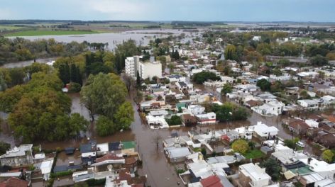 Más de 2.900 personas evacuadas por las inundaciones en Buenos Aires