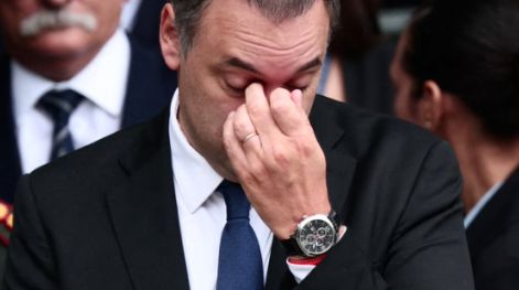 La Justicia le prohibió la salida del país a Adorni por riesgo de fuga