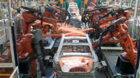 Crisis en la industria automotriz: la producción de autos cayó fuerte en el primer semestre